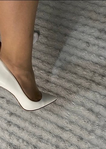 Beyaz Deri Stiletto Topuklu Kadın Ayakkabı - Görsel 3