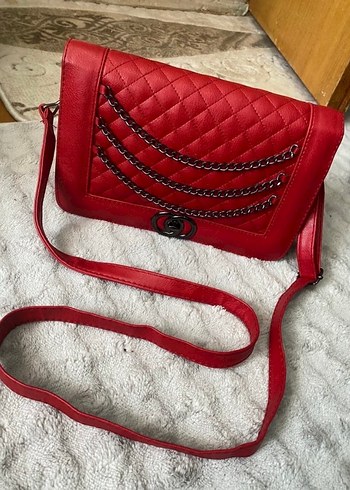 Zincir Detaylı Kırmızı Deri Kadın Çanta - Görsel 4