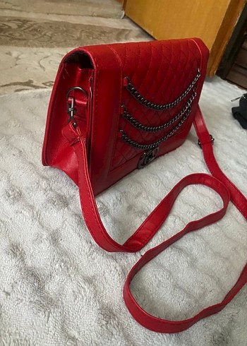 Zincir Detaylı Kırmızı Deri Kadın Çanta - Görsel 2