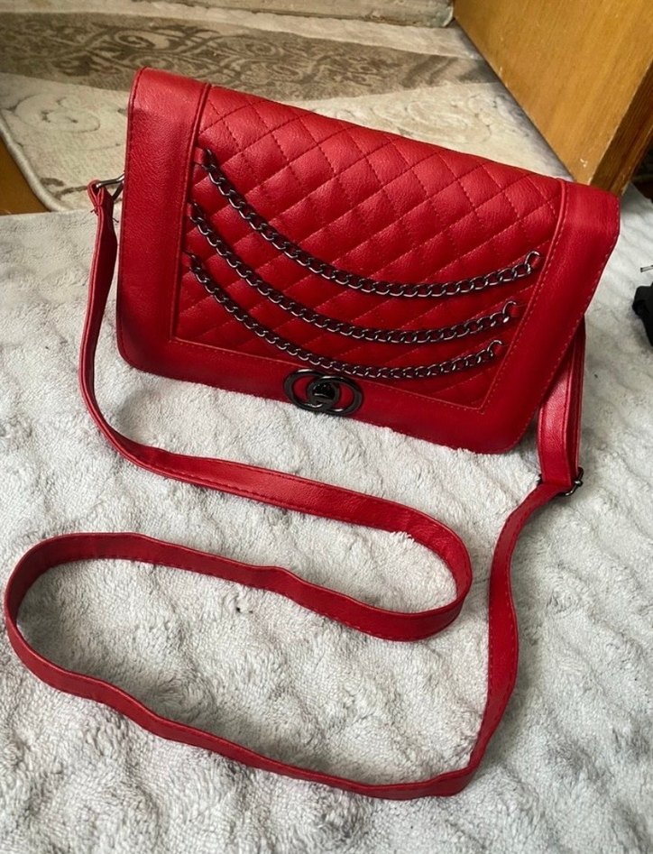 Zincir Detaylı Kırmızı Deri Kadın Çanta - Görsel 4