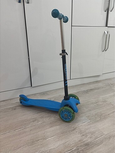 Diğer 3 tekerlekli 60 cm. Işıklı Scooter