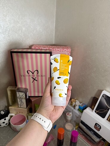 FRUDİA MANGO YÜZ YIKAMA JELİ