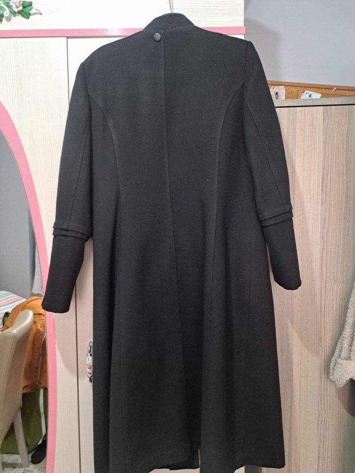 Uzun Siyah Düğmeli Goth Kadın Kaban - Görsel 3