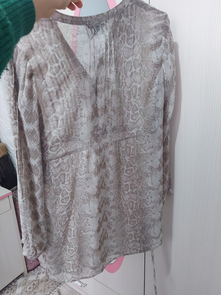 Bej Yılan Desenli Bohem Kadın Bluz - Görsel 3