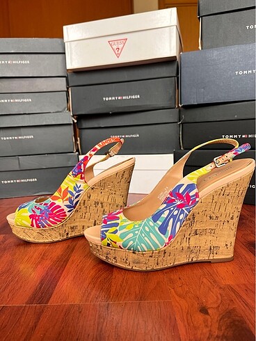 Nine West Peep-Toe Wedge El Yapımı Ayakkabı