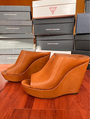 Jessica Simpson Deri Terlik