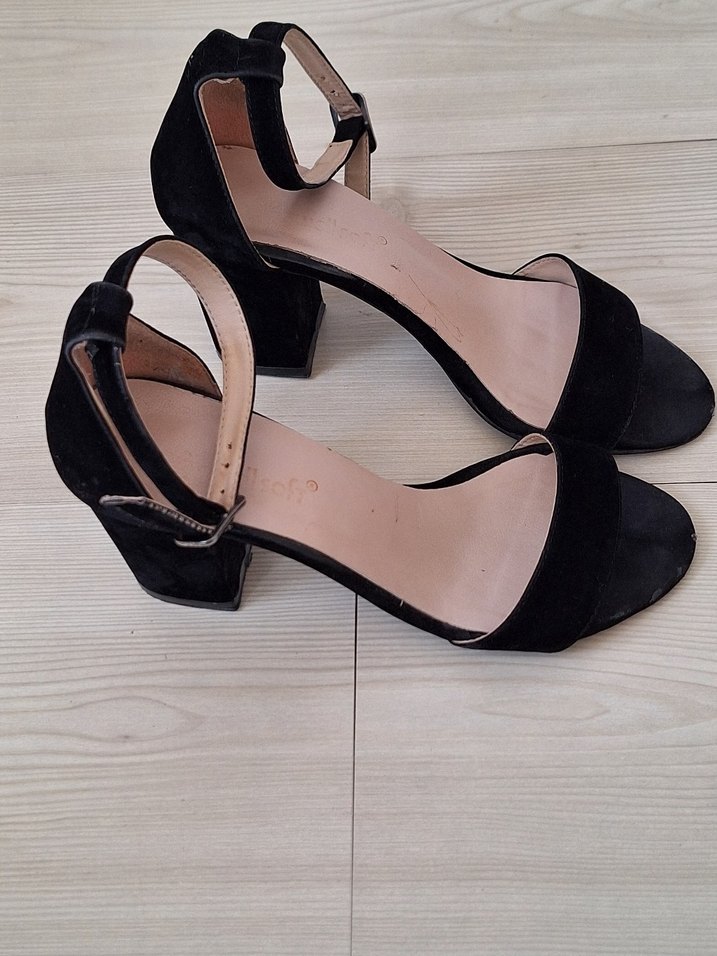 Siyah topuklu ayakkabı - Görsel 2