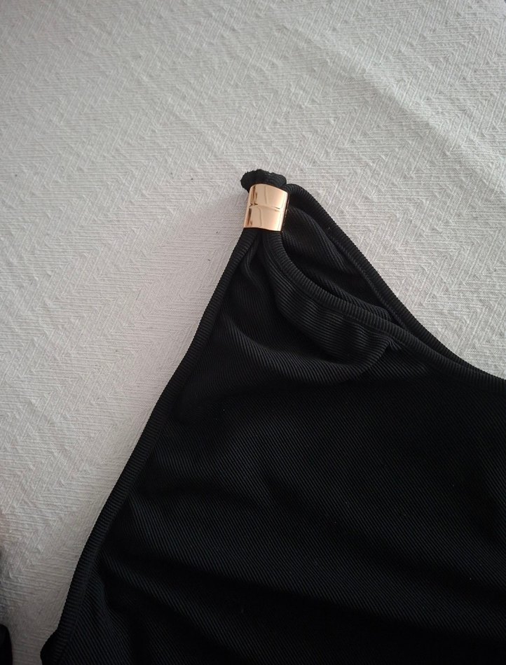 Yılan Desenli Siyah Mini Straplez Bluz - Görsel 3