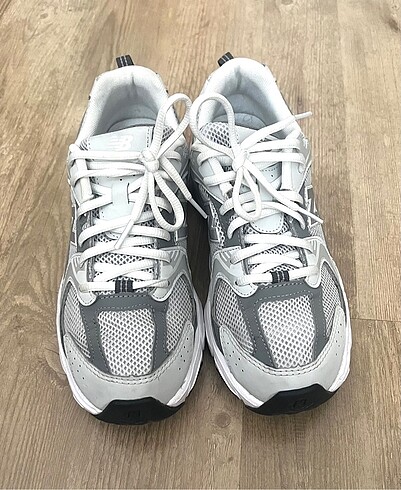 39 Beden beyaz Renk New Balance 530
