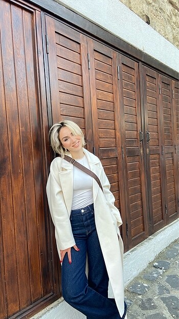 Beyaz kaban Stradivarius