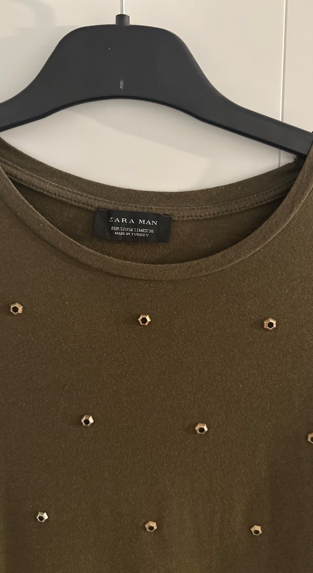 Üzeri desenli haki tshırt - Görsel 3