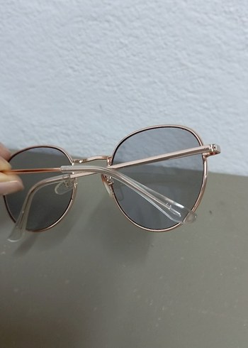 Şeffaf Bej Çerçeveli Gri Kadın Güneş Gözlüğü - Görsel 5