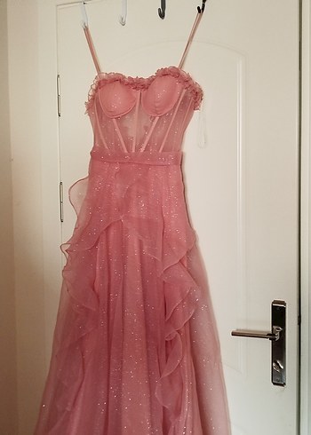 Pembe Uzun Strappy Bohem Ruffled Nişan Elbisesi