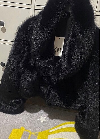 Zara viral siyah kürk