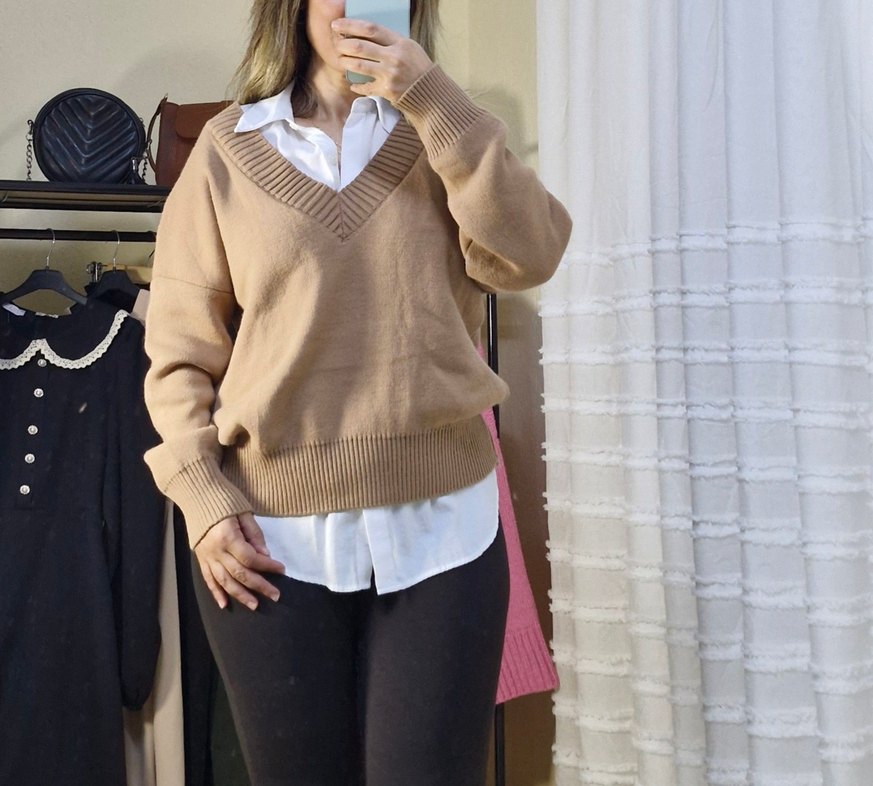 Camel V Yakalı Örgü Kadın Kazak - Görsel 3