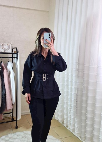 Kemer Detaylı Siyah Kadın Gömlek. S.M.L bedenler mevcut - Görsel 3