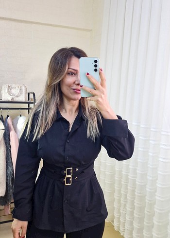 Kemer Detaylı Siyah Kadın Gömlek. S.M.L bedenler mevcut - Görsel 2