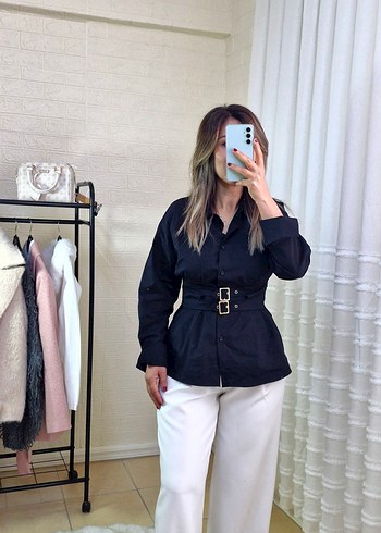 Kemer Detaylı Siyah Kadın Gömlek. S.M.L bedenler mevcut - Görsel 4