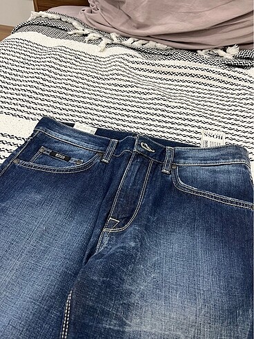 30 Beden mavi Renk Orijinal Hugo Boss Erkek Jeans