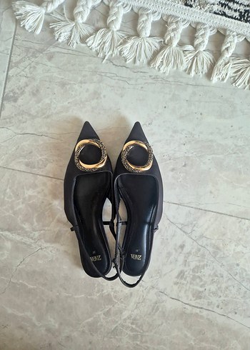 Siyah Yılan Desenli Tokalı Stiletto