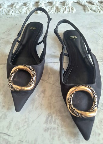 37 Beden Siyah Yılan Desenli Tokalı Stiletto