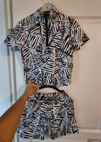 Zebra Desenli takım L beden dar kesim