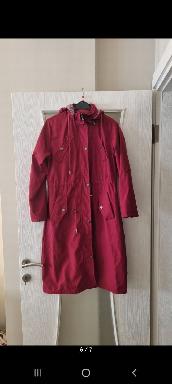 Bordo Düğmeli Uzun Kadın Yağmurluk - Görsel 2