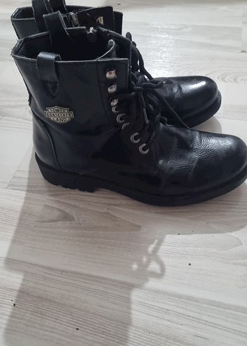 Siyah Bot - Görsel 3