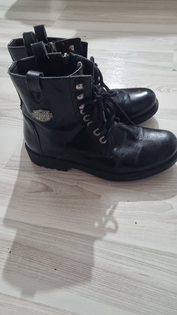 Siyah Bot - Görsel 3