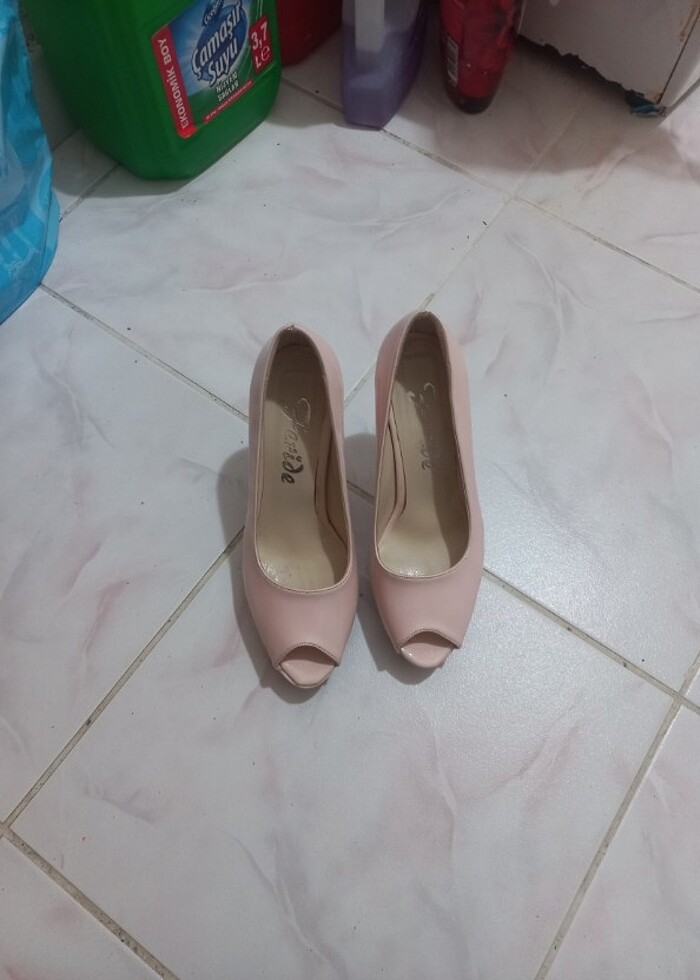 Topuklu ayakkabı - Görsel 3