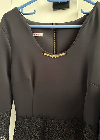 Zincir Detaylı Siyah Midi Elbise - Görsel 2