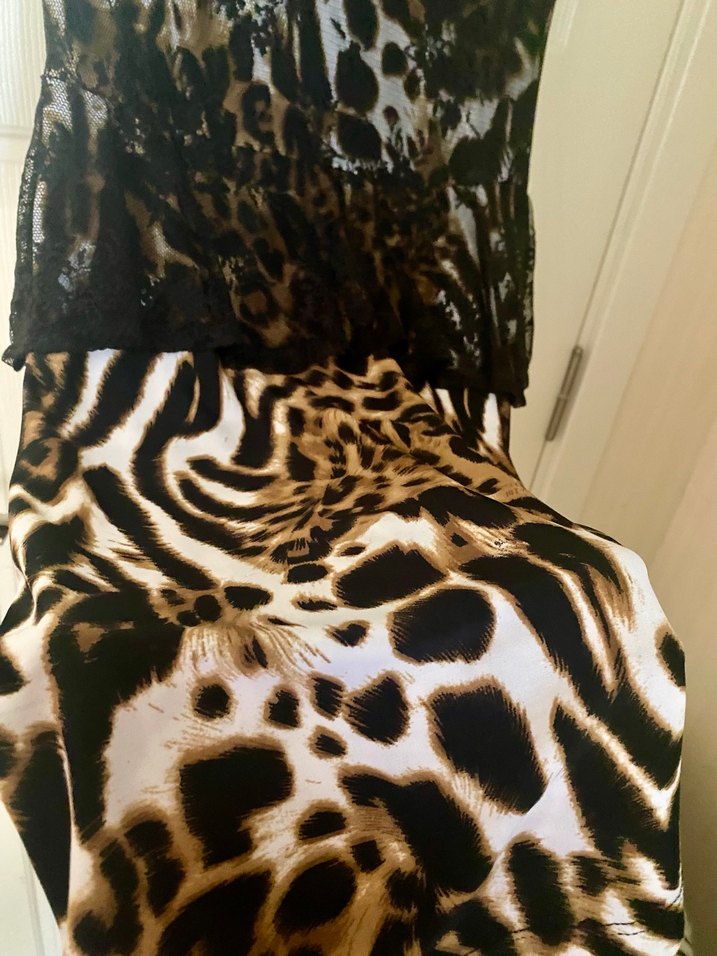 Kadın leopar elbise ve kadın taşlı leopar çanta - Görsel 4