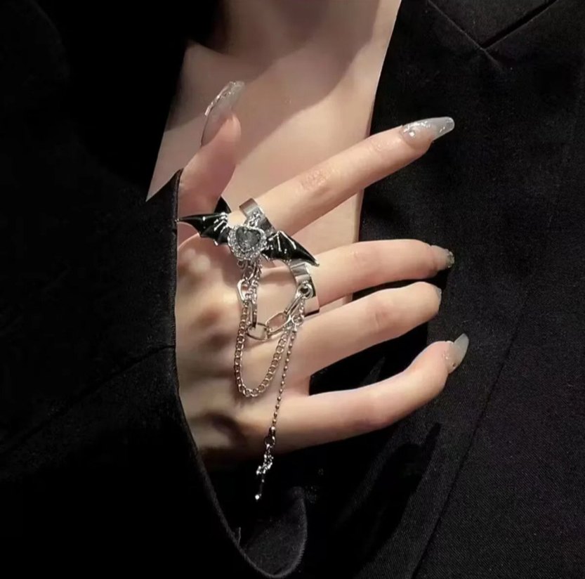 Zincir Detaylı Siyah Yarasa Desenli Gotik Yüzük ( TÜKENDİ ) - Görsel 2