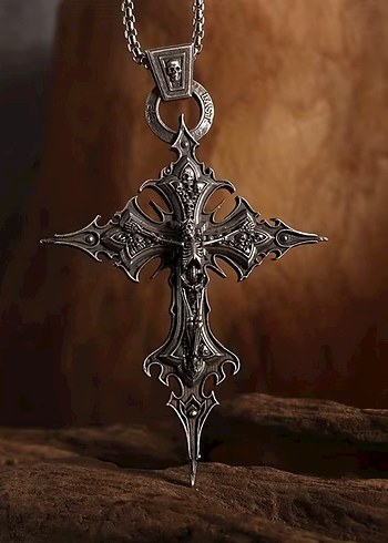 Siyah Gotik Zincir Detaylı Haç Kolye cift tarafilo kullanim - Görsel 3
