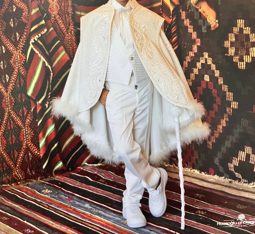 Beyaz İşlemeli Sünnet Çocuk Takımı - Görsel 2