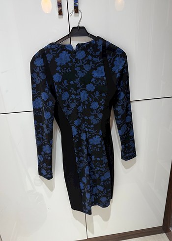 Uzun Kollu, V Yakalı Mavi Desenli Kadın Elbise - Görsel 2