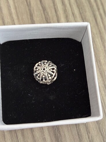 Pandora Pandora kar tanesi charm