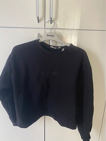 Sweatshirt