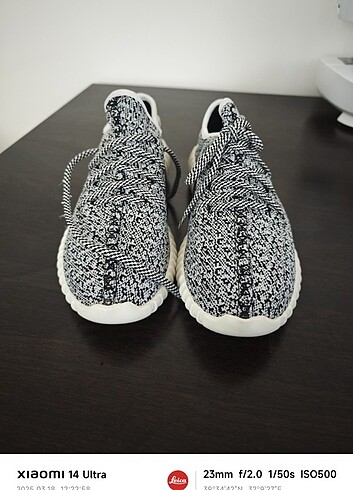 Adidas Aidas yezzy 