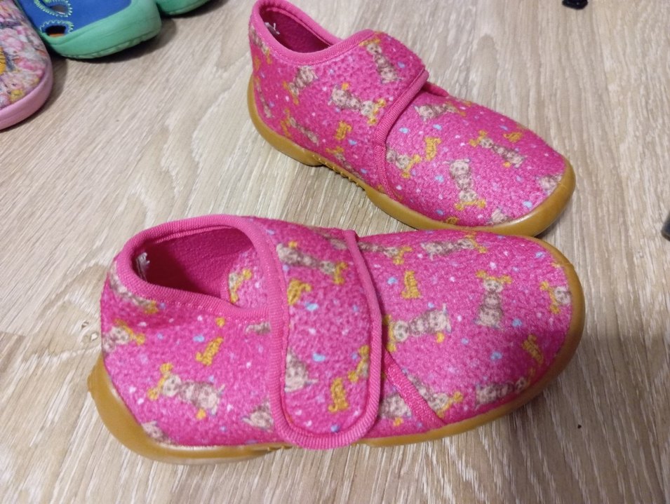 Kız Çocuk Pembe Renkli Cırt Cırtlı Ev Terliği - Görsel 2