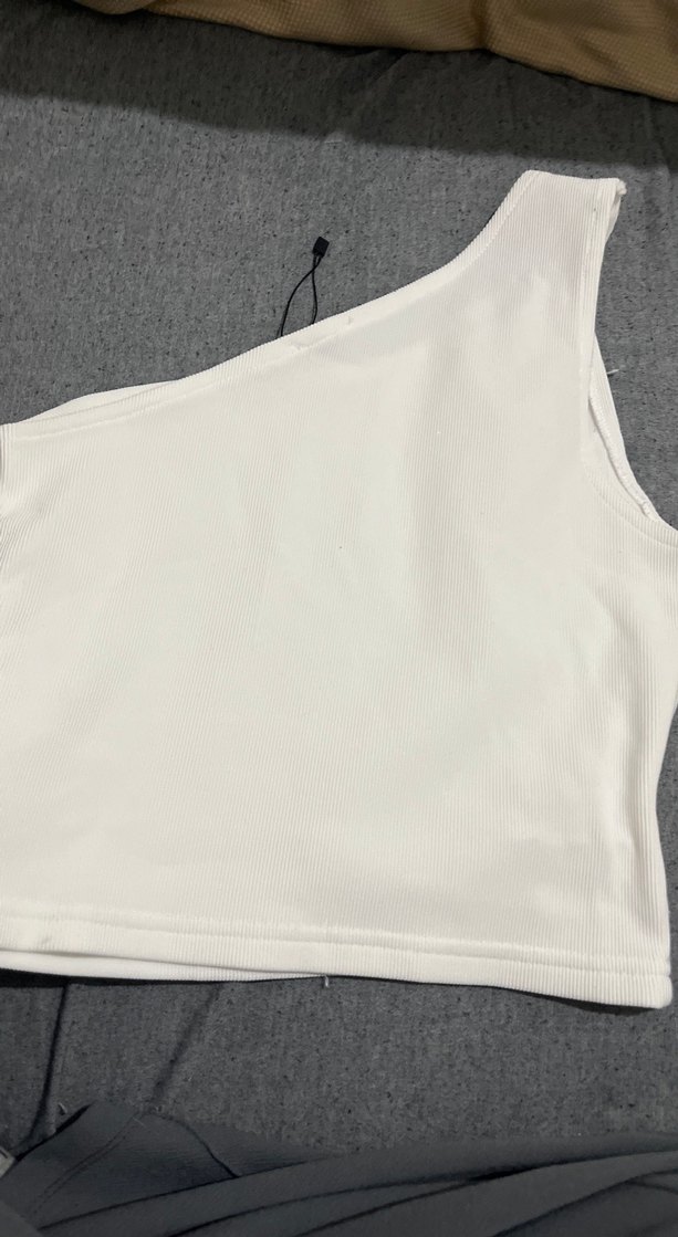 Beyaz Crop Top - Görsel 3