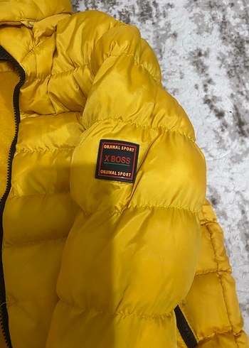 Sarı Kürklü Erkek Çocuk Mont - Görsel 4