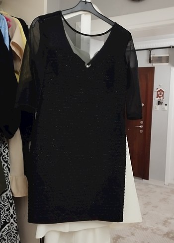 Kısa Kollu Siyah Drapeli Midi Elbise
