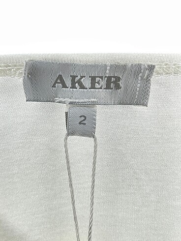 m Beden beyaz Renk Aker T-shirt %70 İndirimli.