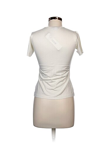 m Beden Aker T-shirt %70 İndirimli.