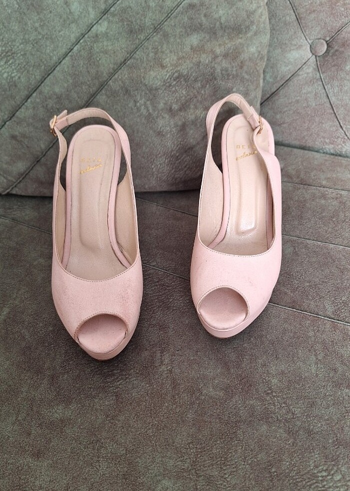 Topuklu ayakkabı - Görsel 2