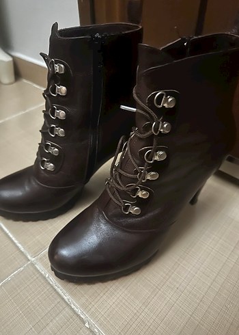 Kahverengi Gerçek Deri Gotik Topuklu Kadın Bot - Görsel 3