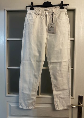 Pull and Bear Kadın Beyaz Regular Fit Pamuklu Jean