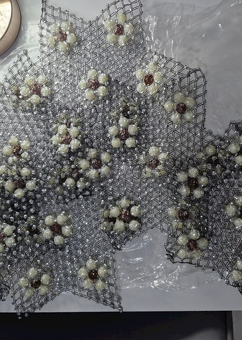 İnci işlemeli el işi beyaz gri dantel