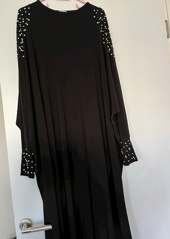 Zara İnci Detaylı Siyah Uzun Kollu Elbise